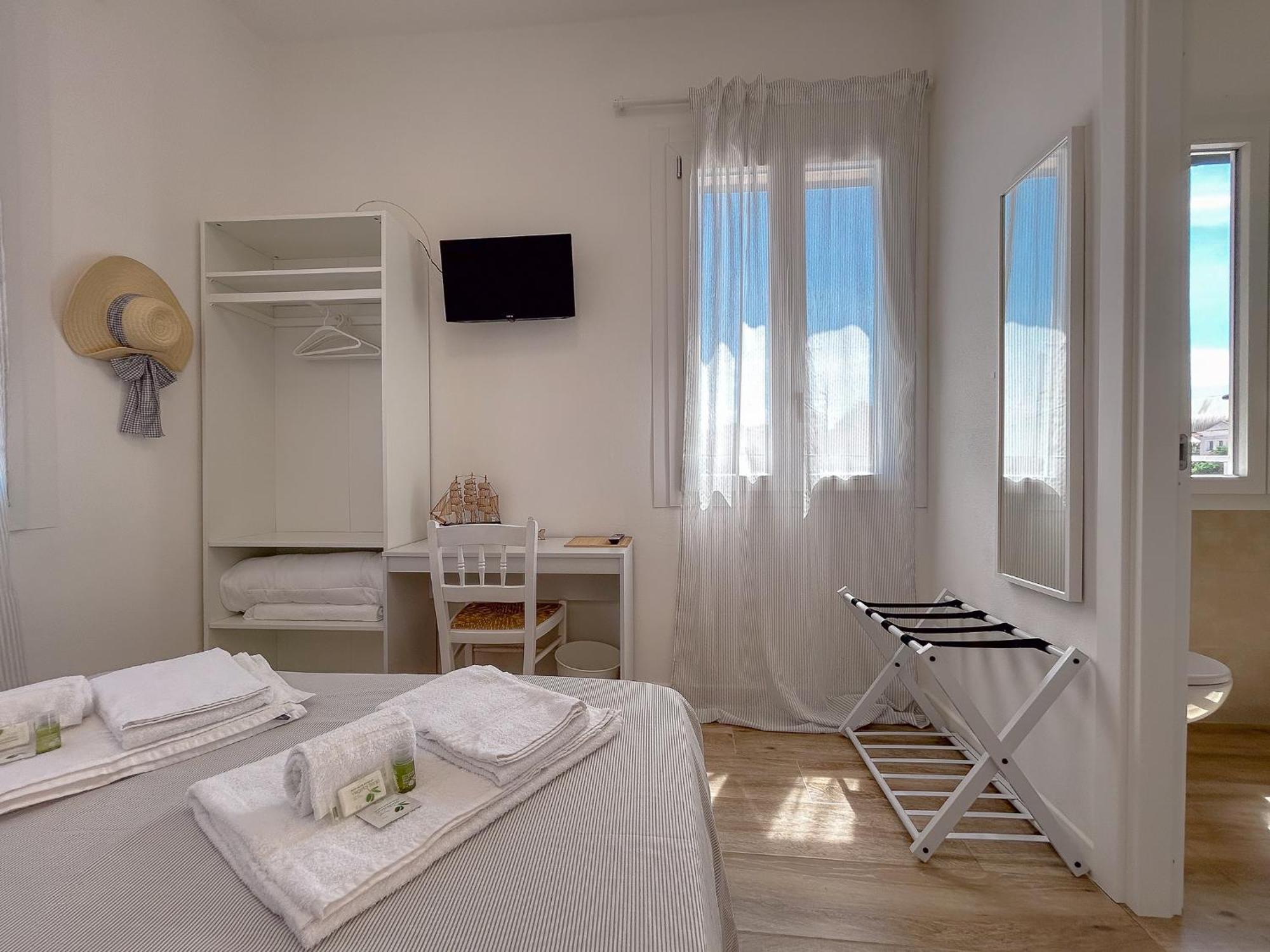 La Marina - Rooms In Stintino Zewnętrze zdjęcie