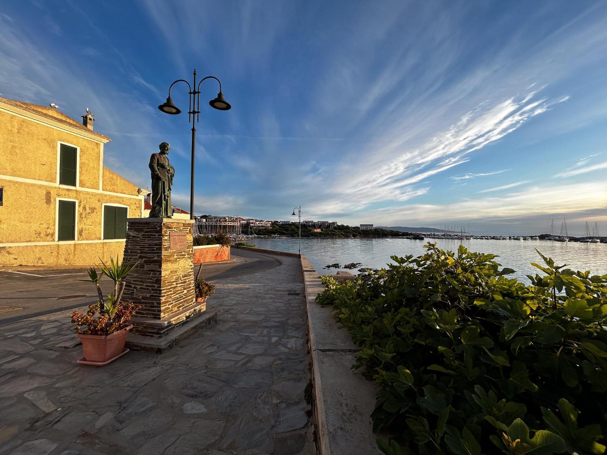La Marina - Rooms In Stintino Zewnętrze zdjęcie